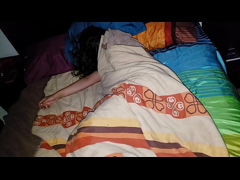 ❤️ Kasupoeg sõimab oma noort kasuema, kui ta magab. ☑ Koduporno at us et.shufflesex.ru